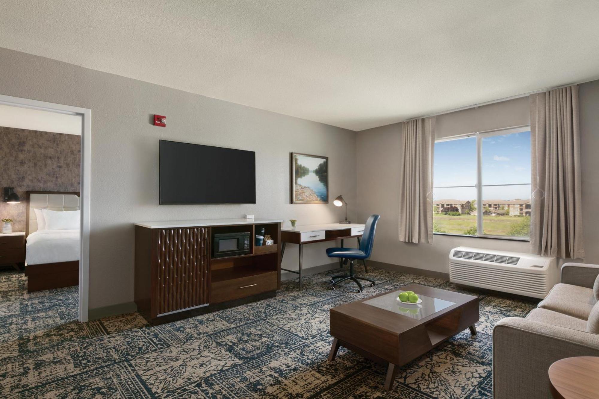 Hotel Four Points By Sheraton Airport 3*
